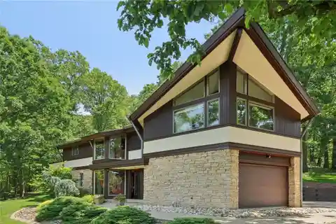 Frank Lloyd Wright-inspired Masterpiece on Nearly Three Acres