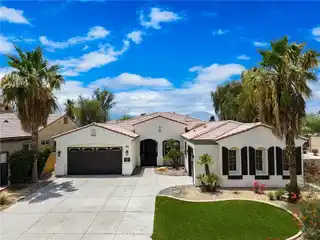 Comfort and Style in Desirable Terra Lago