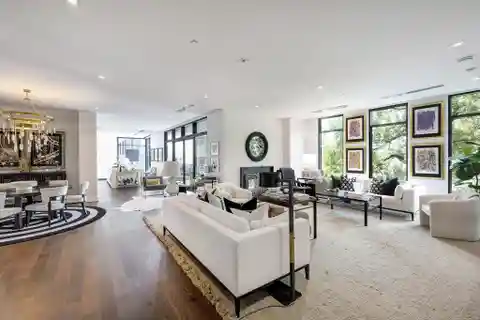 Exceptional Residence in the Giorgetti Houston