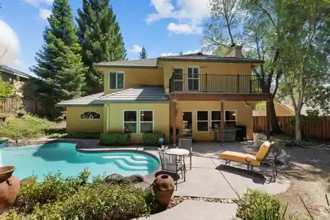 Picturesque Home in Desirable Treelake