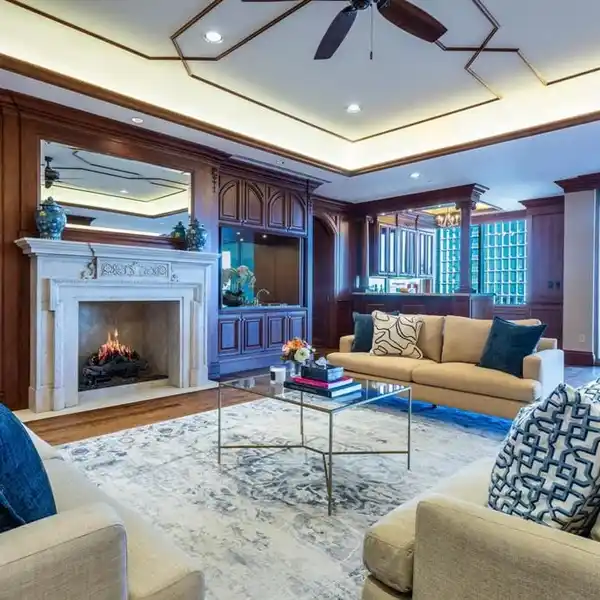 BESPOKE STONELEIGH RESIDENCE