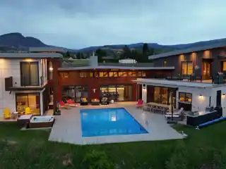 Expansive Private Retreat