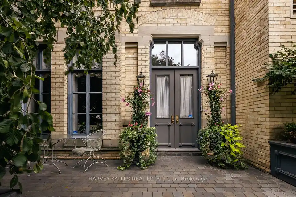 Deer Park Architecturally Acclaimed Residence