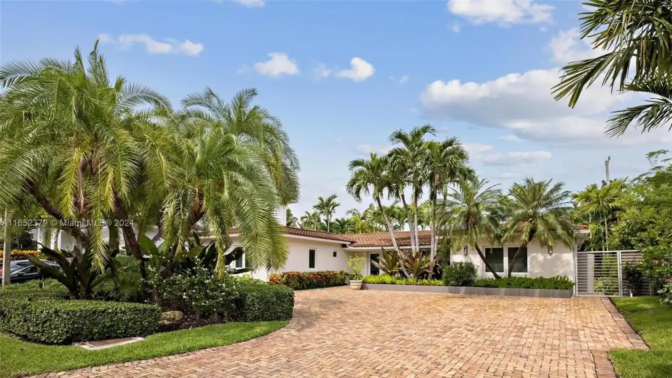 Exceptional Residence in Prestigious Key Biscayne