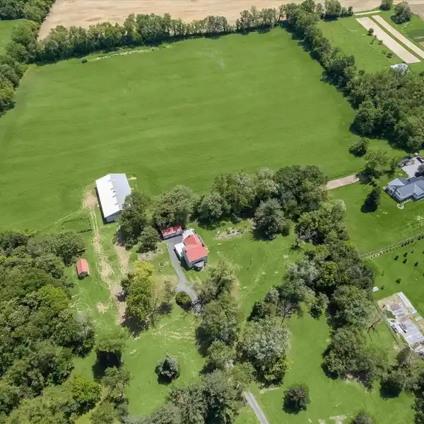 77-ACRE HISTORIC ESTATE