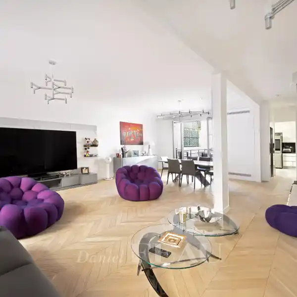 HISTORIC ELEGANCE WITH GARAGE AND EV CHARGERS