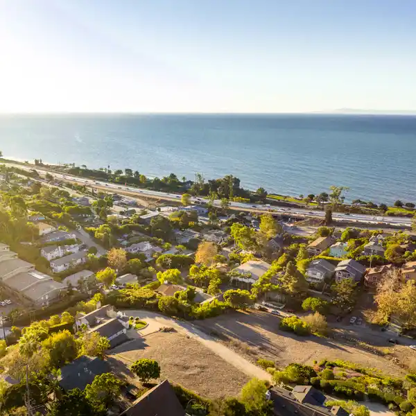 EXQUISITE READY-TO-BUILD LOT WITH STUNNING VIEWS