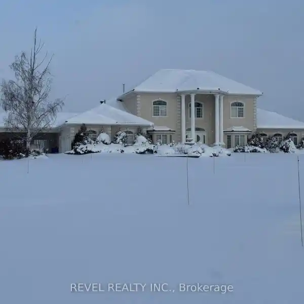 LUXURY AND FUNCTIONALITY ON 15 SERENE ACRES