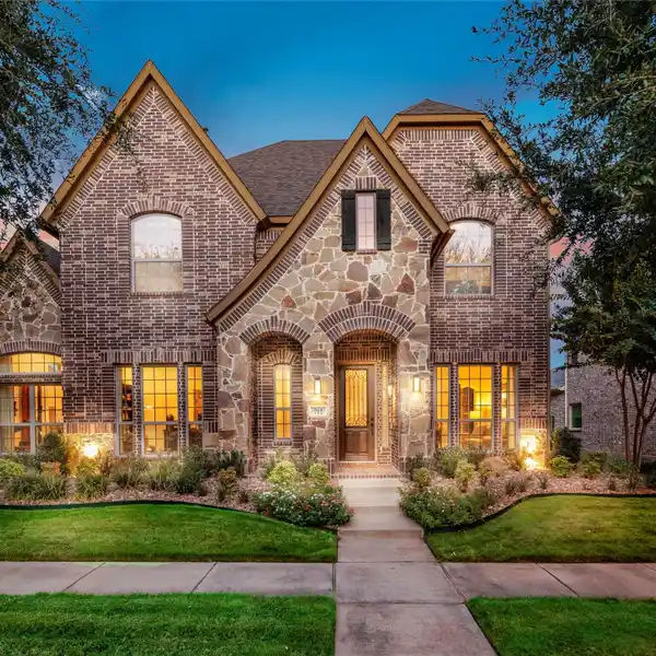 PREMIUM VILLA IN THE DESIRABLE CARILLON COMMUNITY