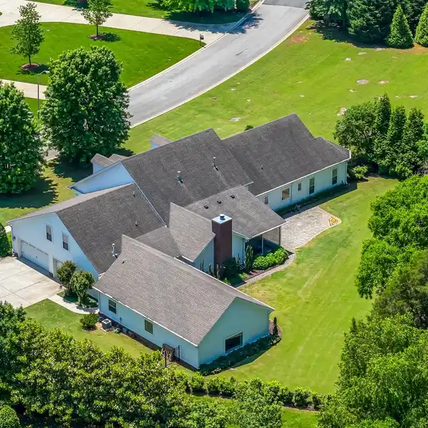 CUSTOM ECO-FRIENDLY HOME WITH ENDLESS FLEXIBILITY