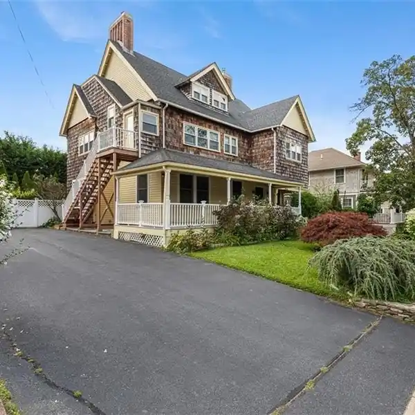 CLASSIC NEW ENGLAND CHARM WITH MODERN AMENITIES