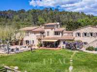 SUPERB 16TH CENTURY STONE-BUILT PROPERTY