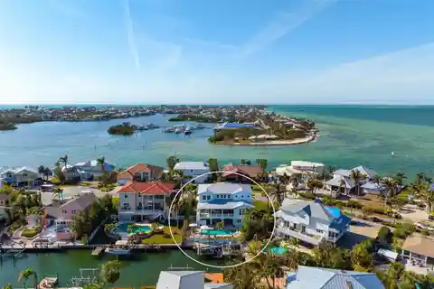 Exquisite Key Royale Waterfront Residence