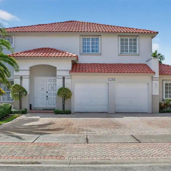 LOVELY HOME IN A GATED COMMUNITY