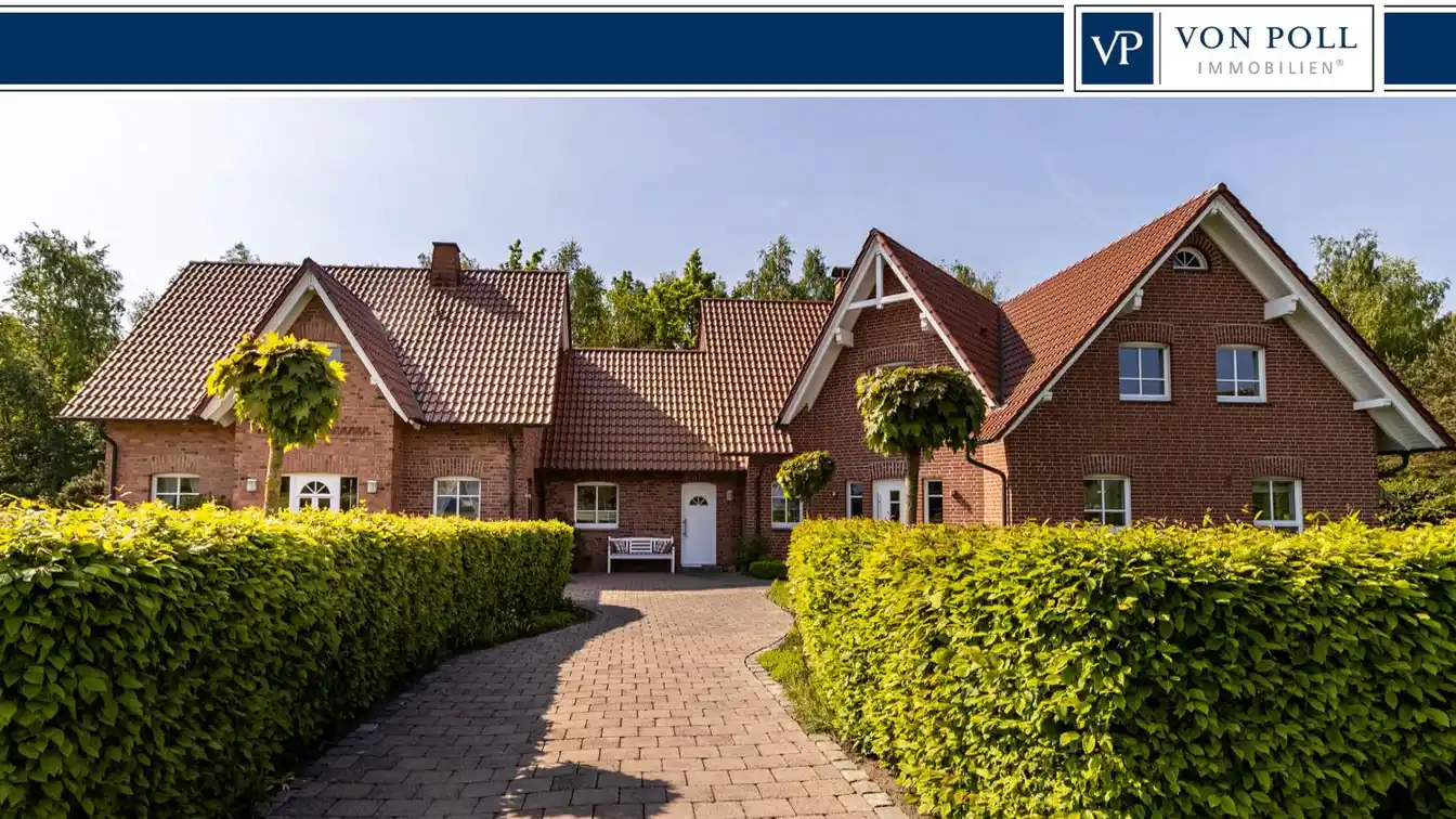 Stylish Two-family House with Commercial Hall