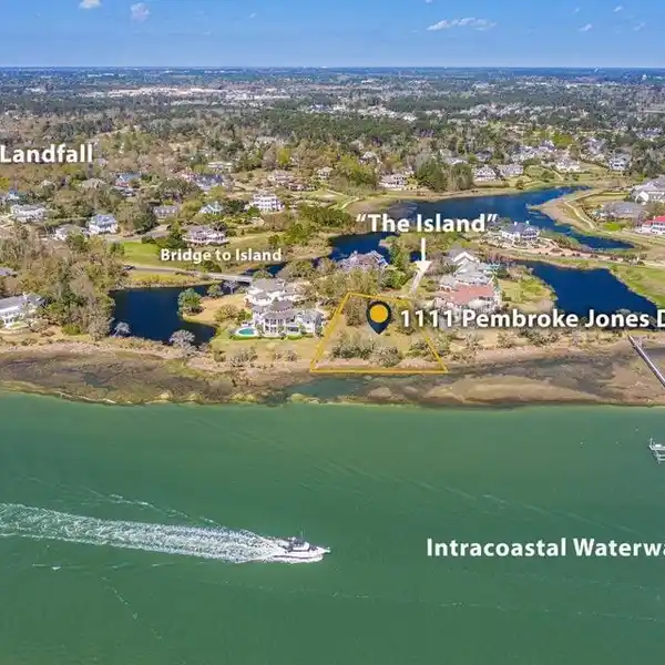 EXCEPTIONAL INTRACOASTAL WATERWAY HOMESITE