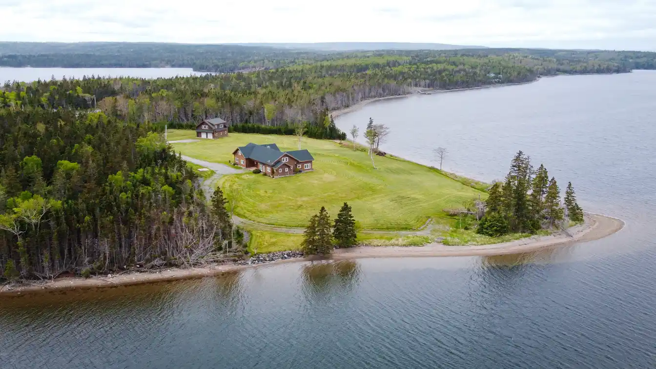 Luxurious and Serene Executive Home with Guest House on Bras D'or Lake