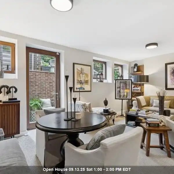 IMPECCABLY APPOINTED DOWNTOWN DUPLEX WITH PRIVATE PATIO