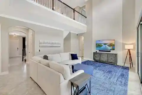 Sophisticated Living on a Grand Scale in Lamorada