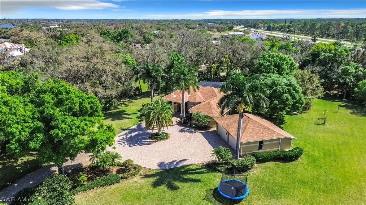 Private Oasis in Alva