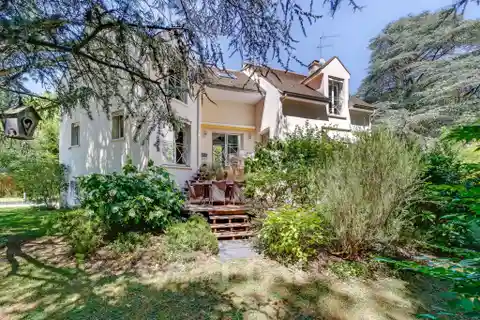 Privileged Living in a Peaceful Setting