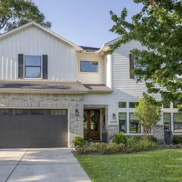 CHARMING HOME IN DESIRABLE WESTVIEW TERRACE