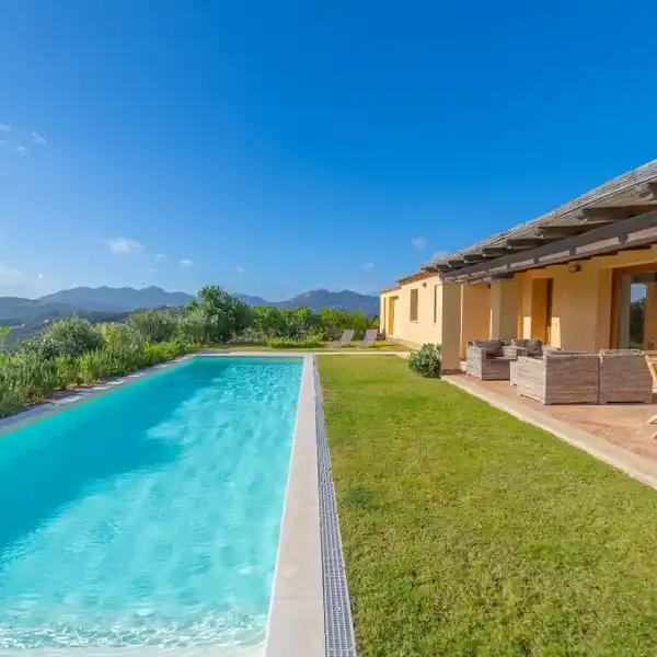 MODERN VILLA WITH SWIMMING POOL AND PANORAMIC VIEW