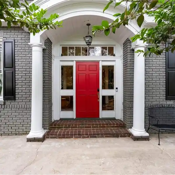 TURN-OF-CENTURY CHARM MEETS MODERN COMFORTS