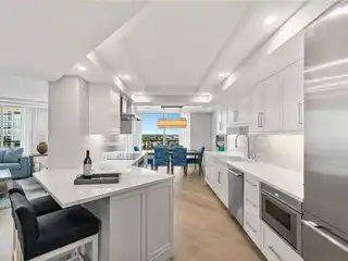 Meridian Club Luxury with Pool, Tennis, Beach Access