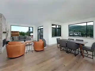 Spacious Three Bedroom in Skywalk Flats at 4th Street Crossing