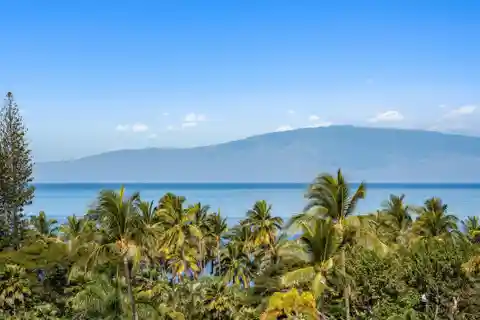 Beautifully Remodeled Top-Floor Unit at Wailea Palms Residences