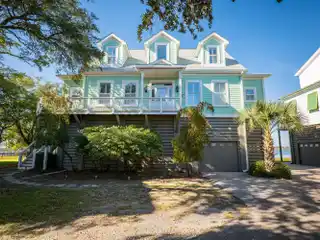 Waterfront Retreat Near Sunset Cay Marina and Charleston