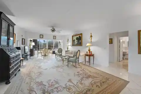 Elegant Condo in the Heart of Palm Beach