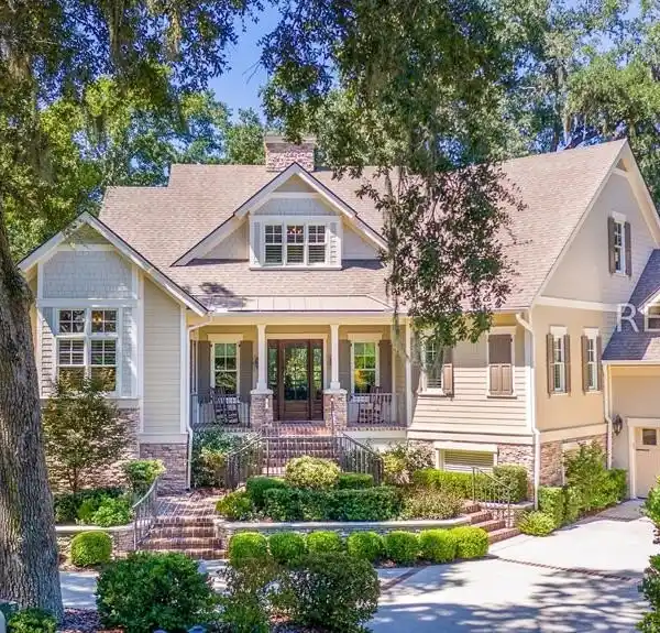AWARD-WINNING CUSTOM HOME IN LEAMINGTON