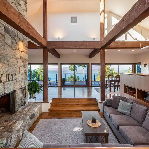 WEST COAST MODERN WITH STUNNING OCEAN VIEWS