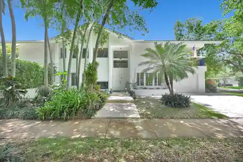 Beautifully Updated Mid-century Modern Home