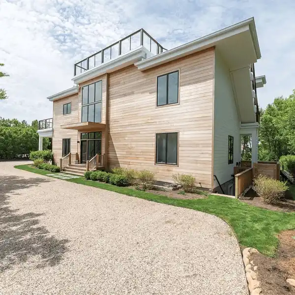 MODERN BEACH HOME FOR RENT