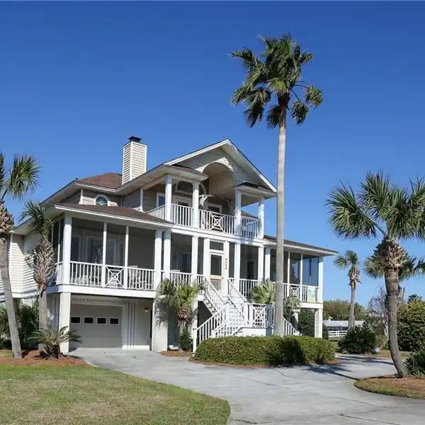 COASTAL RETREAT IN HISTORIC LIGHTHOUSE NEIGHBORHOOD
