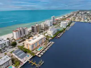 Stylish Residence Offering the Ultimate Naples Lifestyle