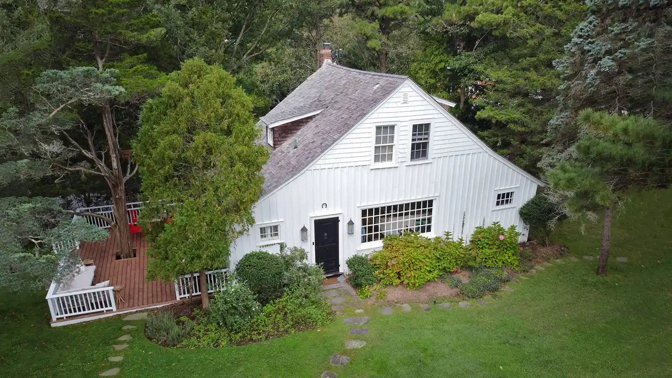 Charming 1930s Renovated Surf Cottage