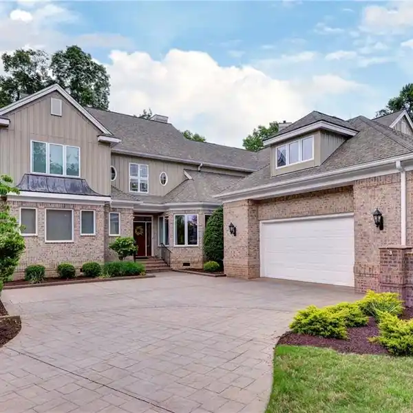 UPDATED HOME IN SOUGHT-AFTER KINGSMILL