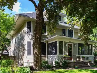 1904 Home in Historic Summit Hill