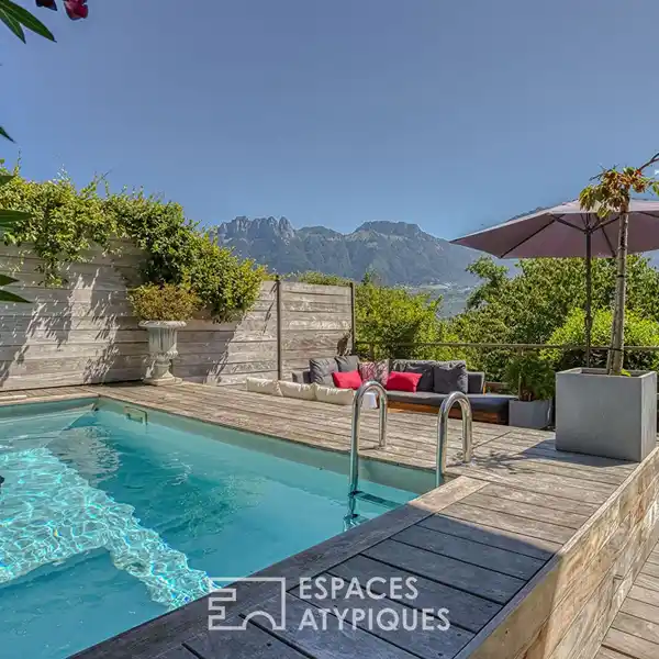 RENOVATED CHALET WITH LAKE ANNECY VIEWS