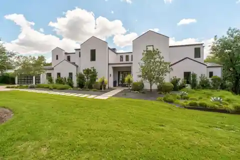 Striking Modern Residence