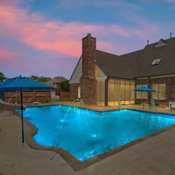 THE PERFECT MIX OF LUXURY AND COMFORT
