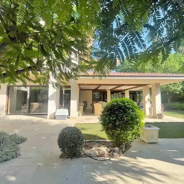 OPULENT VILLA IN EXCLUSIVE ENGOMI HILTON PARK