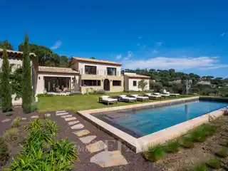 Exceptional Residence in the Desired Gigaro Neighbourhood