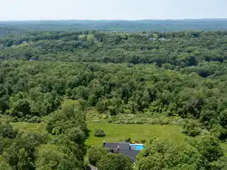 Gorgeous Nine-acre Retreat