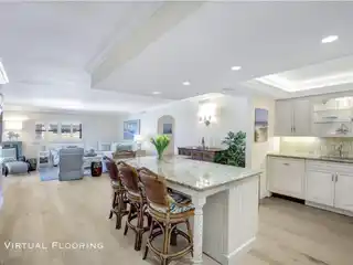 Beautiful Gulf-Front Residence on the Miracle Mile