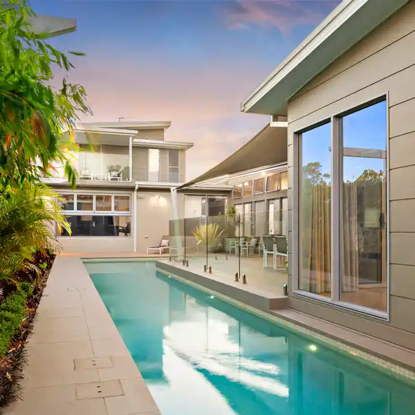 FABULOUS FAMILY ENTERTAINER